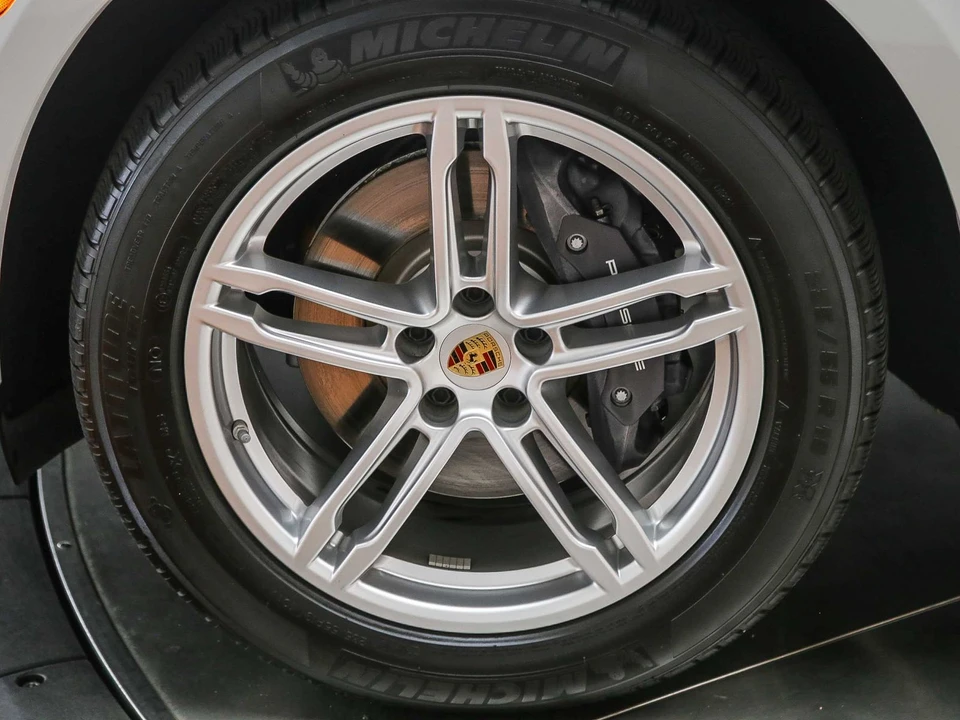 2023 Porsche Macan T - Image 13 of 31
