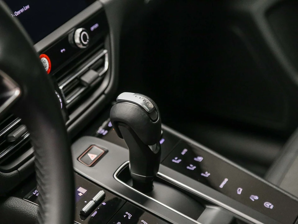 2023 Porsche Macan T - Image 24 of 31
