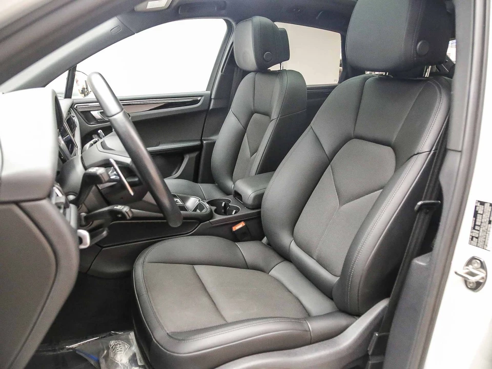 2023 Porsche Macan T - Image 10 of 31