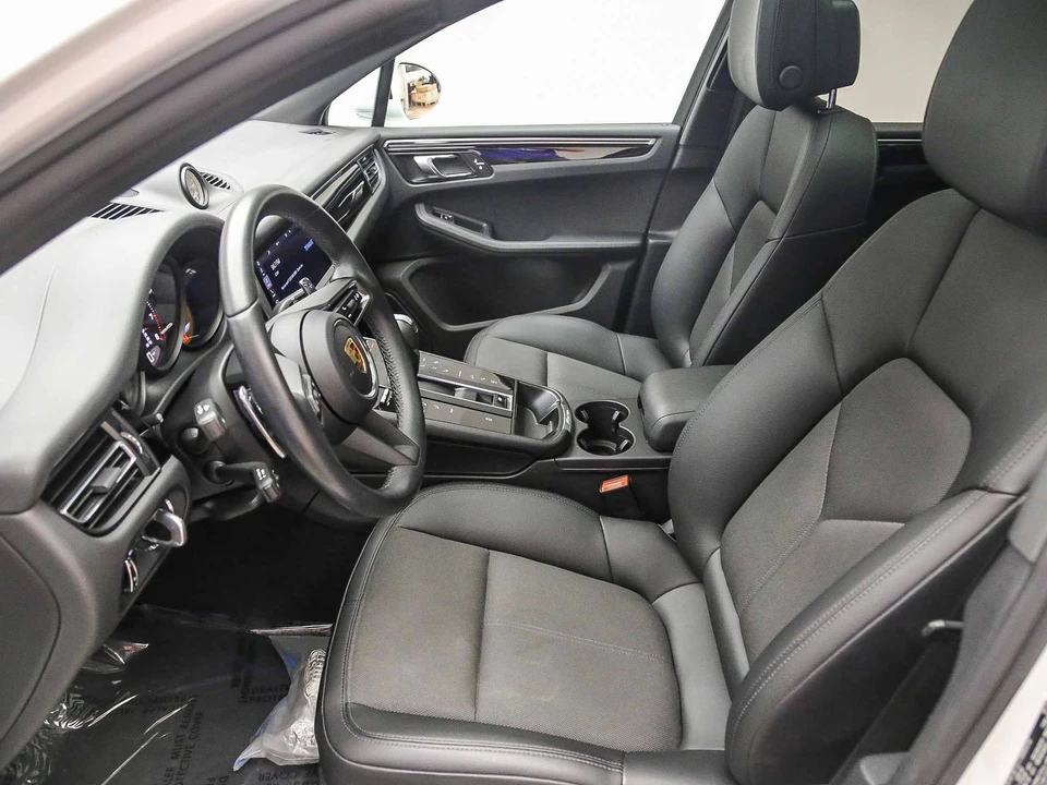 2023 Porsche Macan T - Image 22 of 31