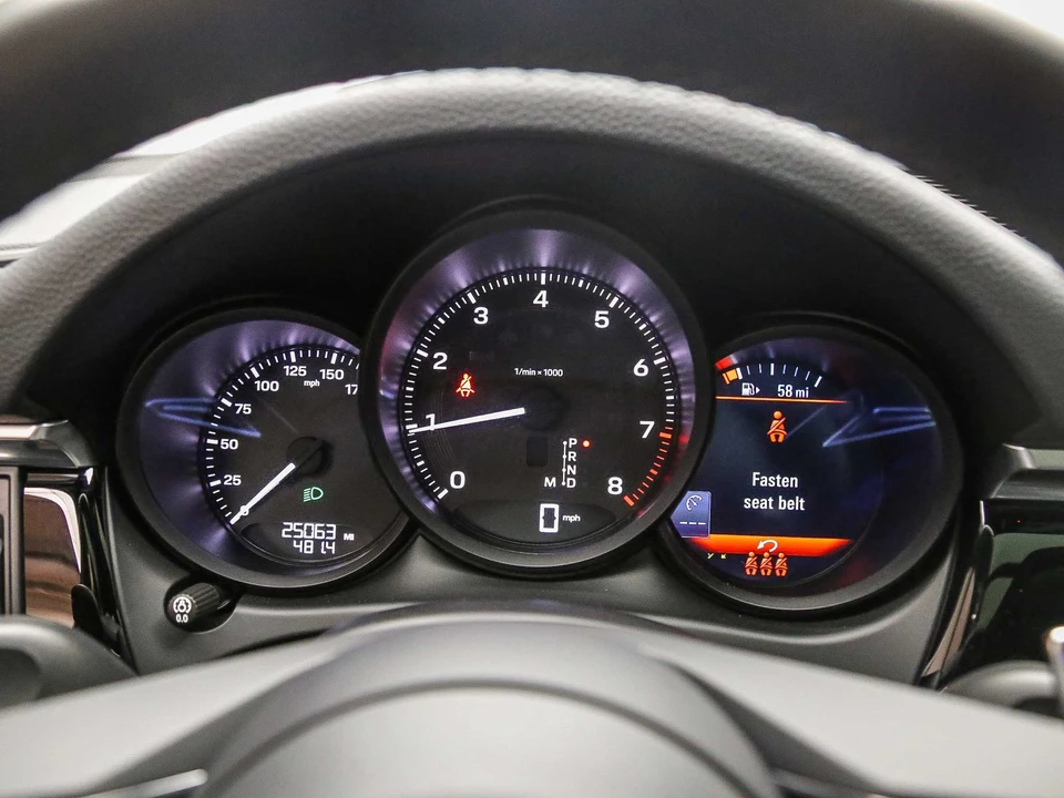 2023 Porsche Macan T - Image 28 of 31