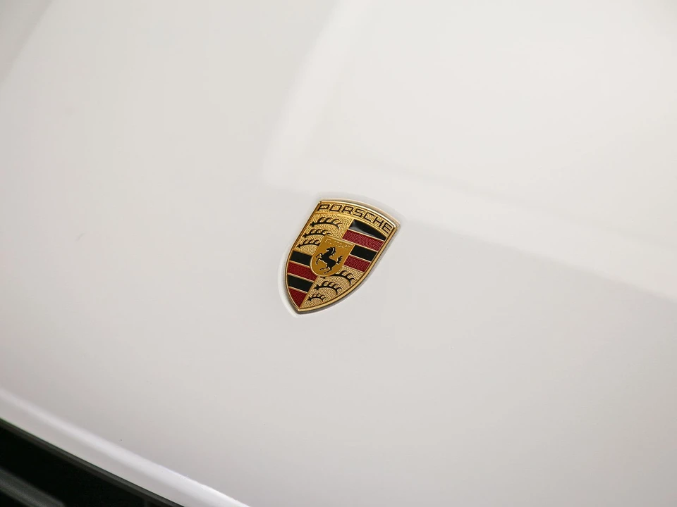 2023 Porsche Macan T - Image 12 of 31