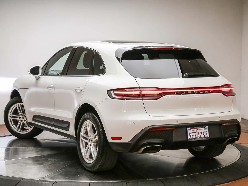 2023 Porsche Macan T - Image 6 of 31
