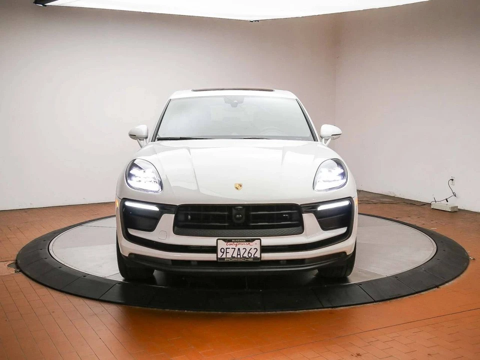 2023 Porsche Macan T - Image 3 of 5
