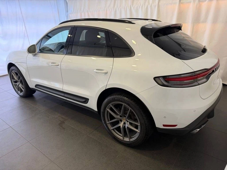 2023 Porsche Macan - Image 3 of 5