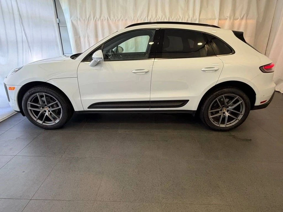 2023 Porsche Macan - Image 2 of 5