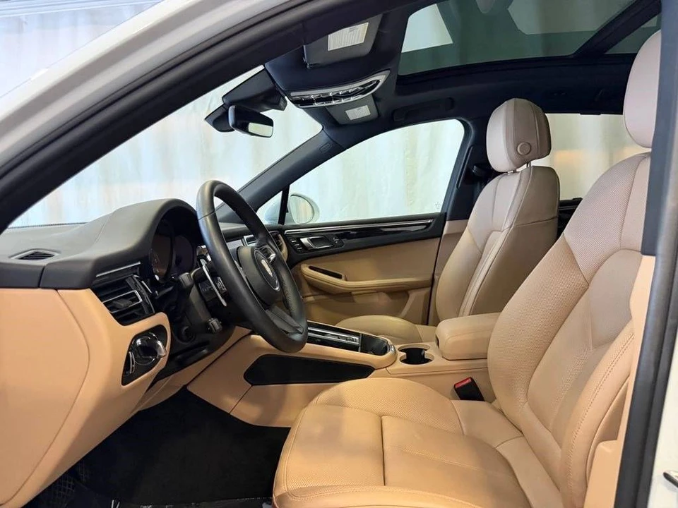 2023 Porsche Macan - Image 5 of 5