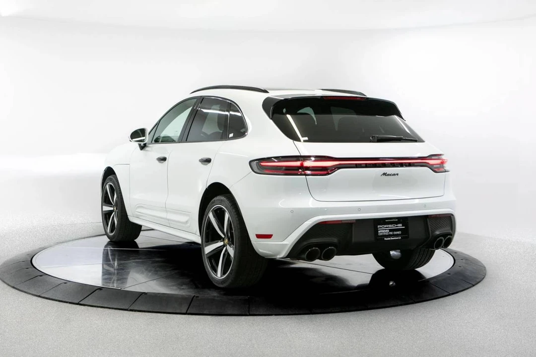 2023 Porsche Macan - Image 3 of 5
