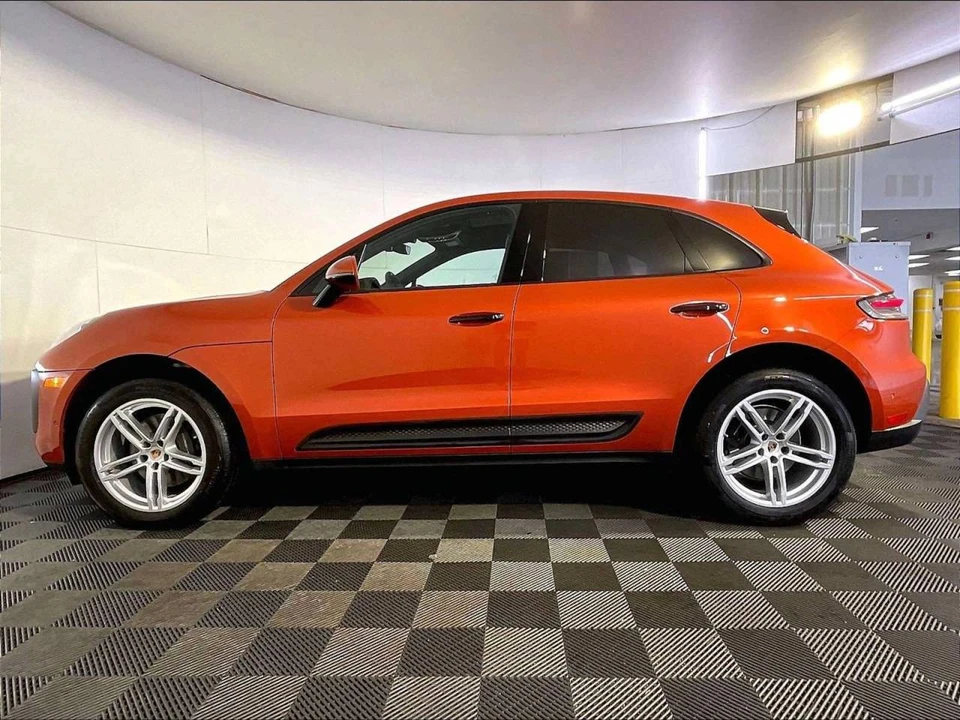 2023 Porsche Macan - Image 2 of 5