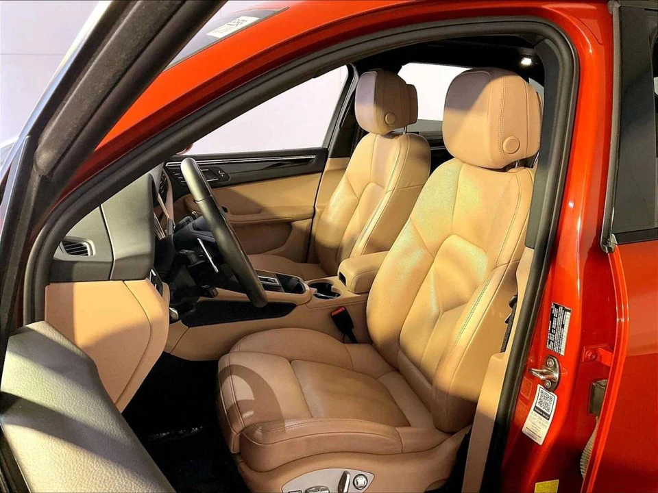 2023 Porsche Macan - Image 5 of 5