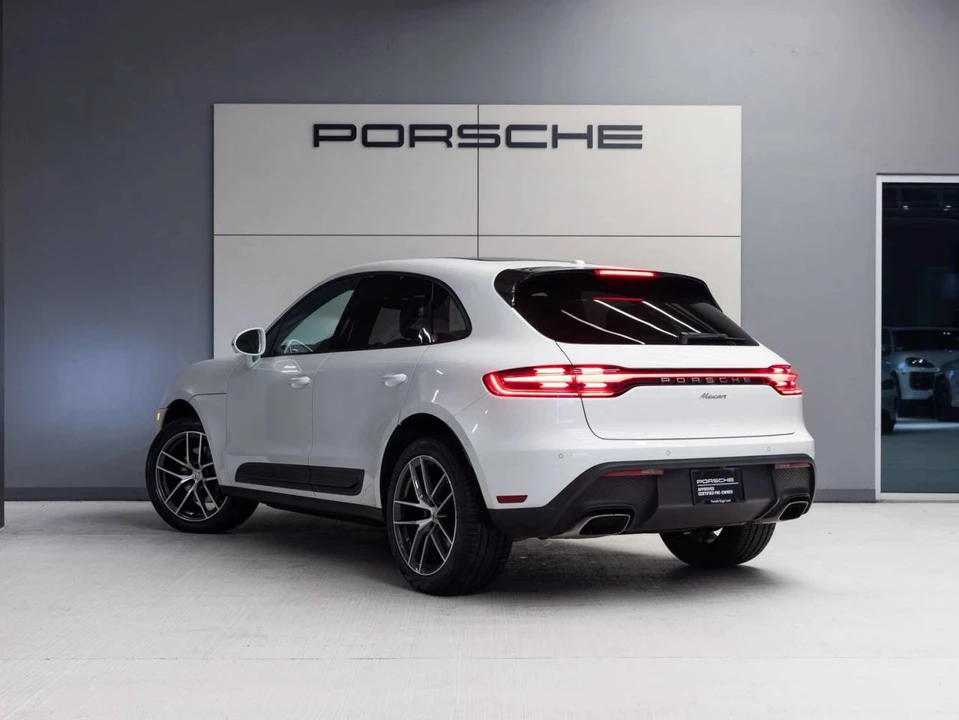2023 Porsche Macan - Image 5 of 5
