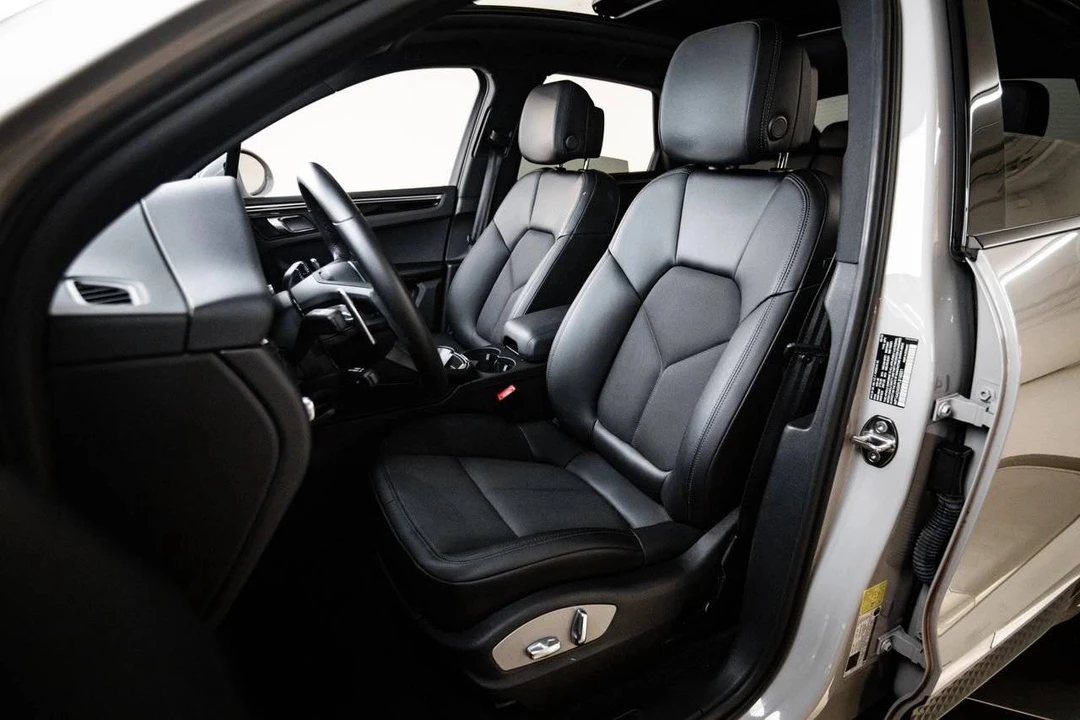 2023 Porsche Macan - Image 5 of 5