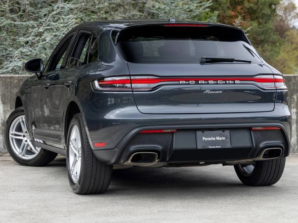 2023 Porsche Macan - Image 3 of 5