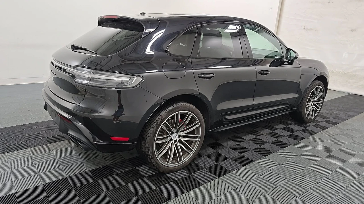 2023 Porsche Macan - Image 4 of 12