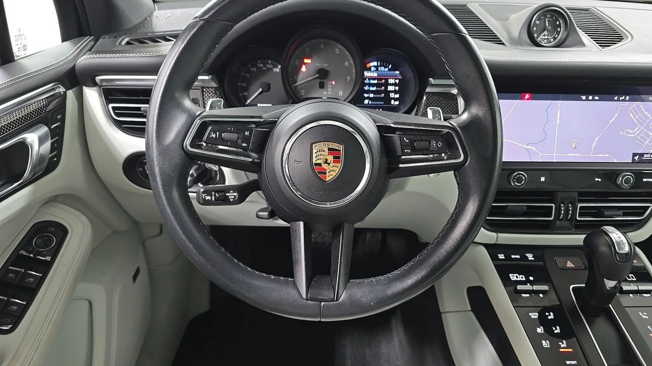 2023 Porsche Macan - Image 7 of 12