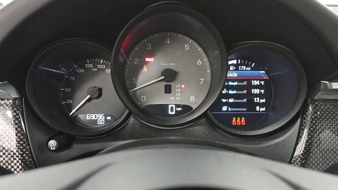 2023 Porsche Macan - Image 8 of 12