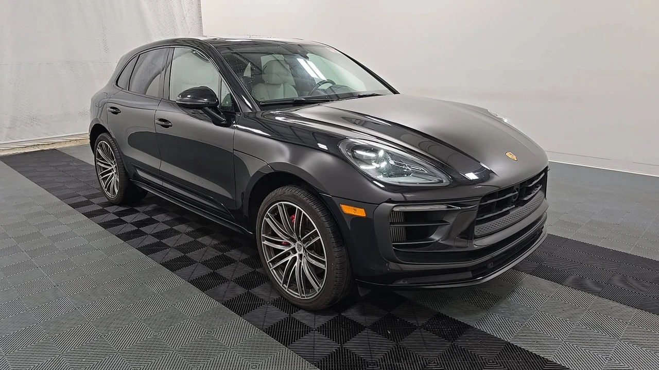 2023 Porsche Macan - Image 3 of 12