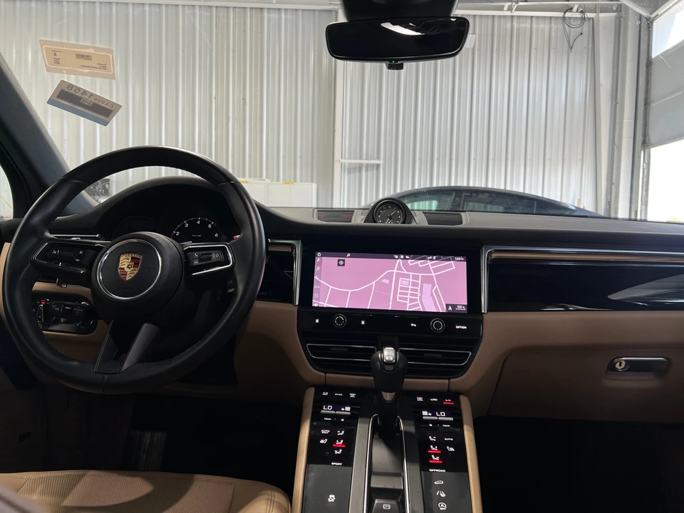 2023 Porsche Macan - Image 7 of 31