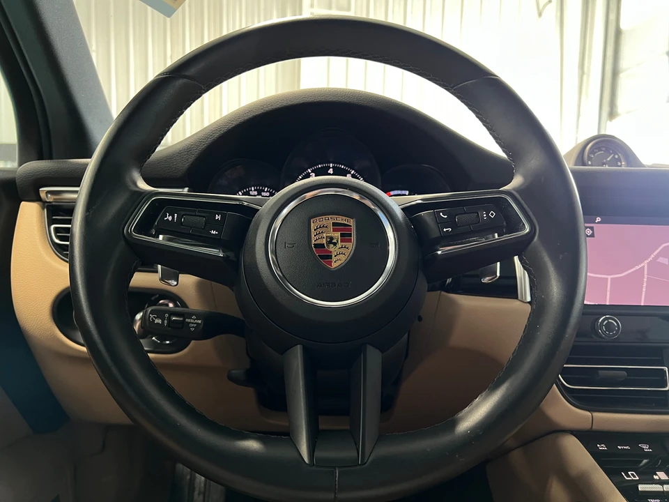 2023 Porsche Macan - Image 10 of 31
