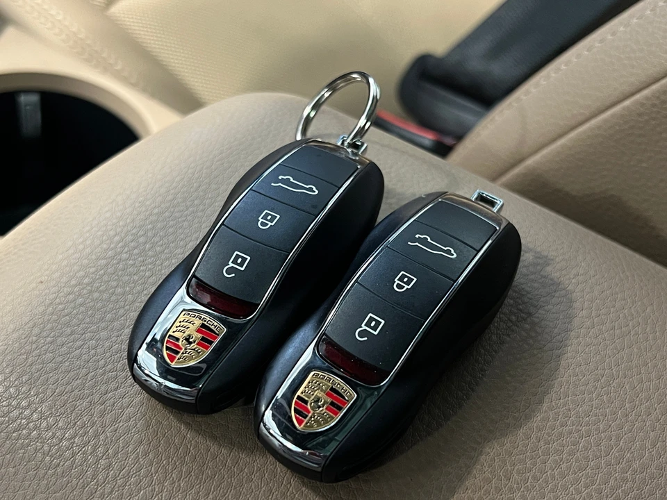2023 Porsche Macan - Image 11 of 31
