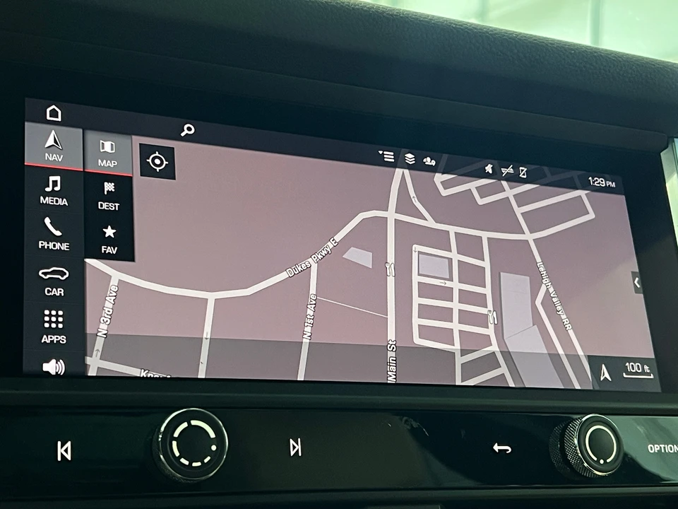 2023 Porsche Macan - Image 12 of 31