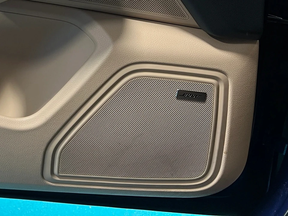 2023 Porsche Macan - Image 22 of 31
