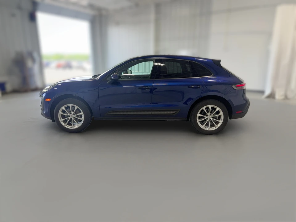 2023 Porsche Macan - Image 30 of 31