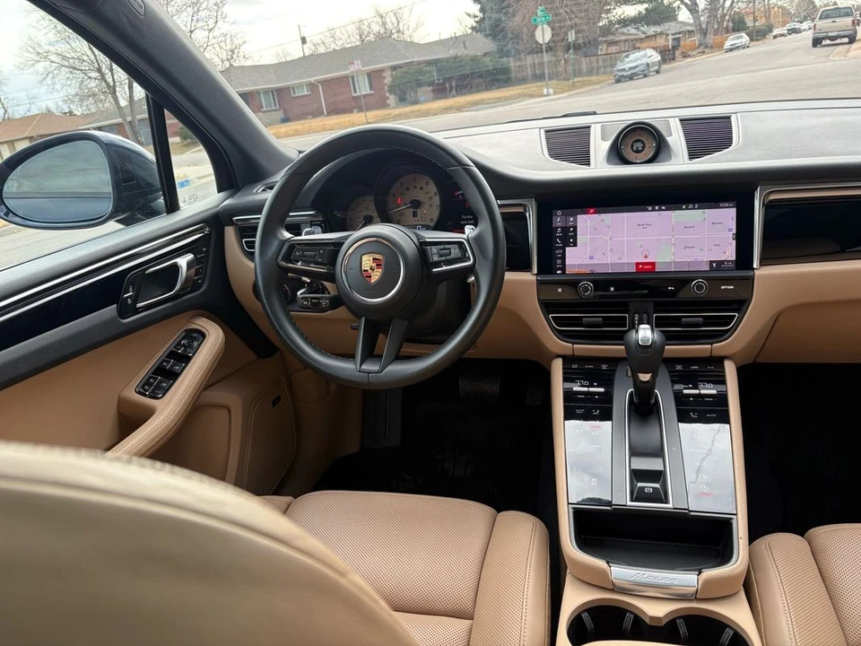 2023 Porsche Macan - Image 9 of 21