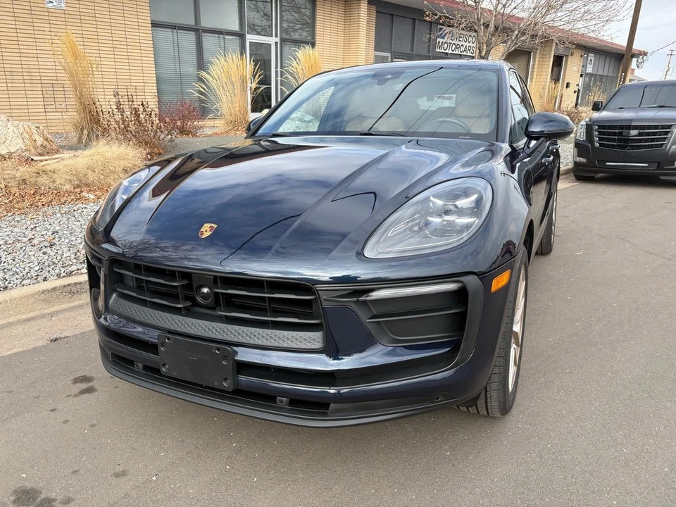 2023 Porsche Macan - Image 14 of 21