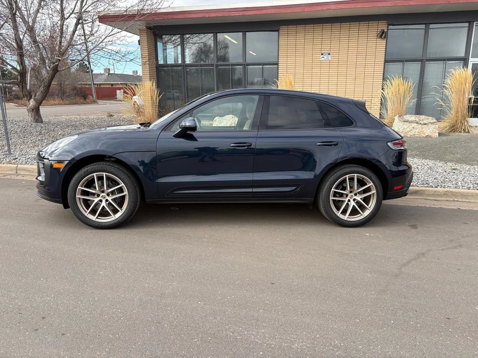 2023 Porsche - Image 2 of 31