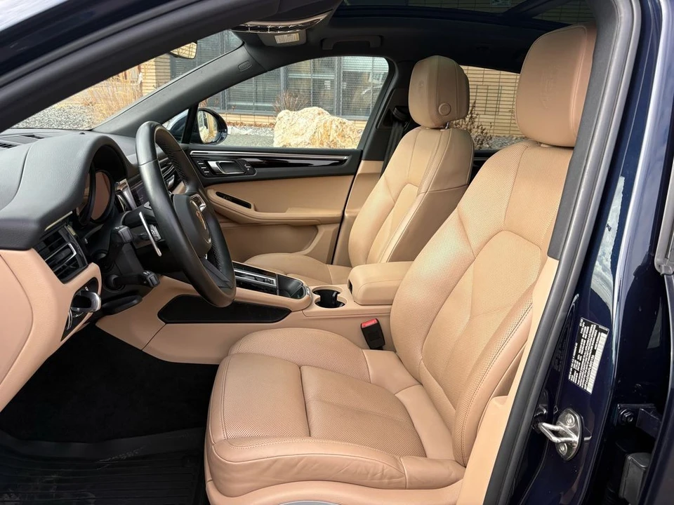 2023 Porsche Macan - Image 8 of 21