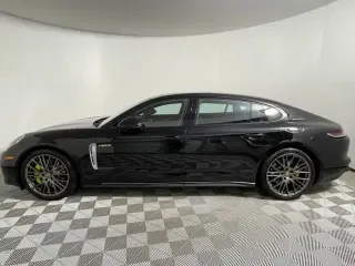 2023 Porsche 976 Panamera - Image 2 of 4