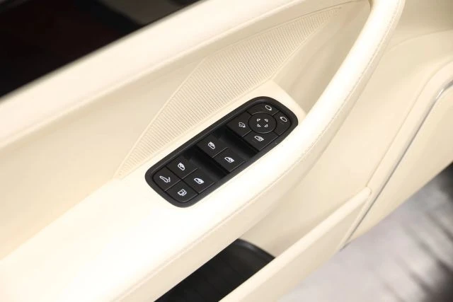2023 Porsche 976 Panamera - Image 9 of 12