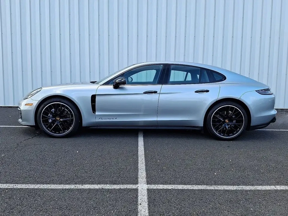 2023 Porsche 971 Panamera - Image 2 of 7