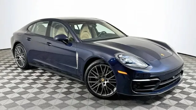 2023 Porsche Panamera 4