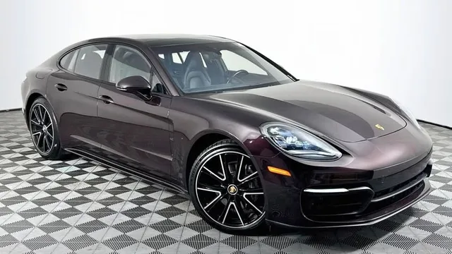 2023 Porsche Panamera 4