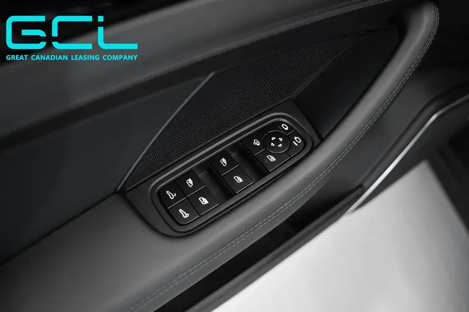 2023 Porsche 971 Panamera - Image 18 of 19