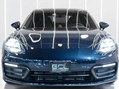 2023 Porsche Panamera 4