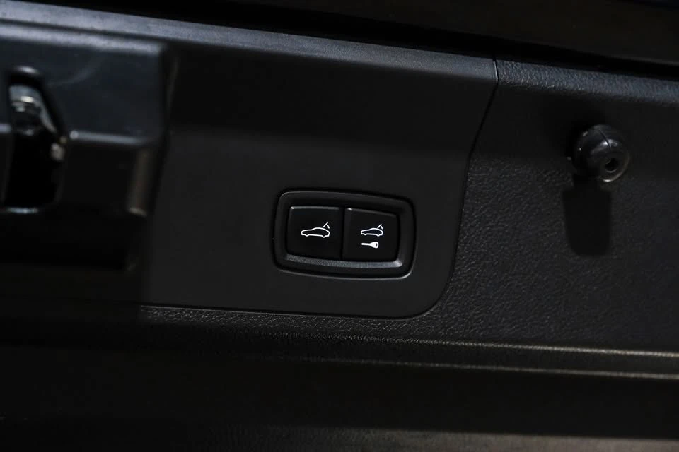 2023 Porsche 971 Panamera - Image 19 of 20