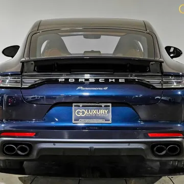2023 Porsche Panamera 4 Platinum Edition