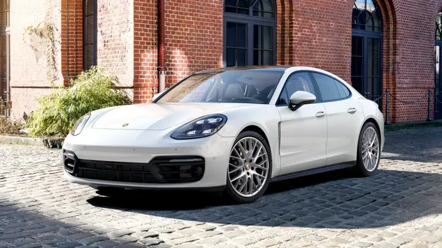 2023 Porsche Panamera 4 Platinum Edition