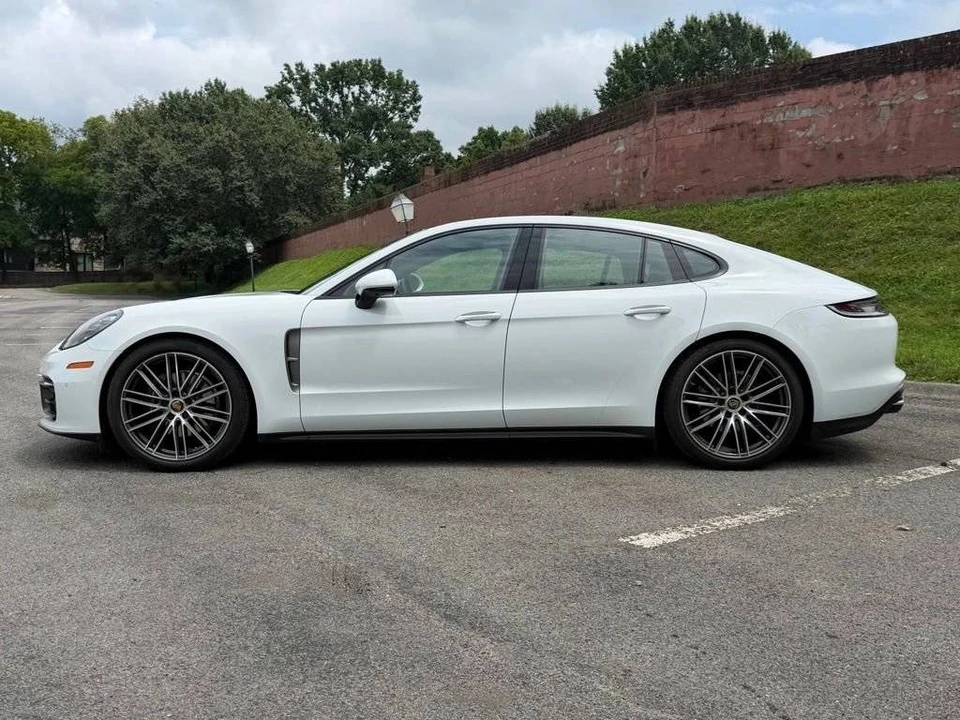 2023 Porsche 971 Panamera - Image 2 of 5