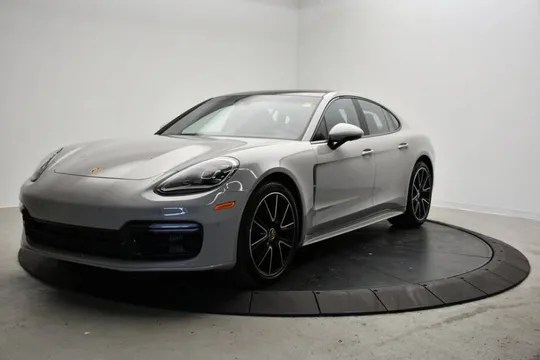 2023 Porsche Panamera 4 Platinum Edition