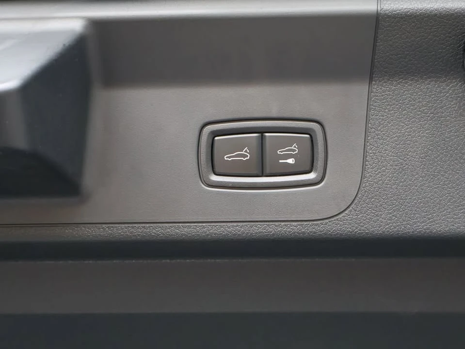 2023 Porsche 971 Panamera - Image 18 of 20