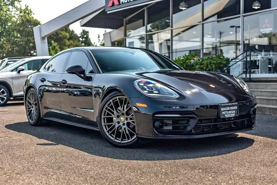 2023 Porsche Panamera 4 Platinum Edition