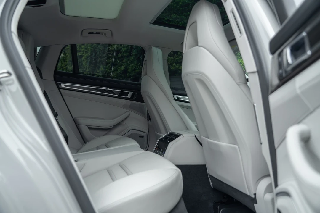 2023 Porsche 976 Panamera - Image 5 of 21