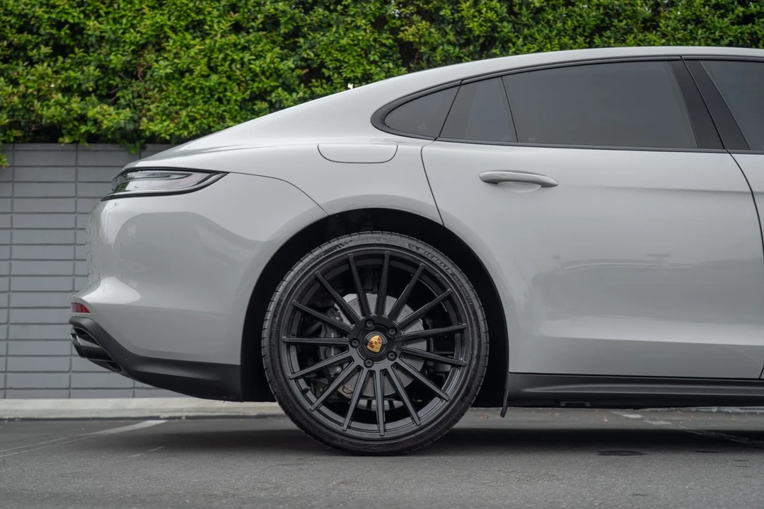 2023 Porsche 976 Panamera - Image 10 of 21