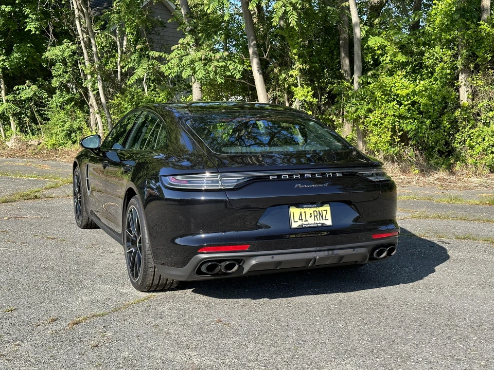 2023 Porsche 971 Panamera - Image 19 of 31