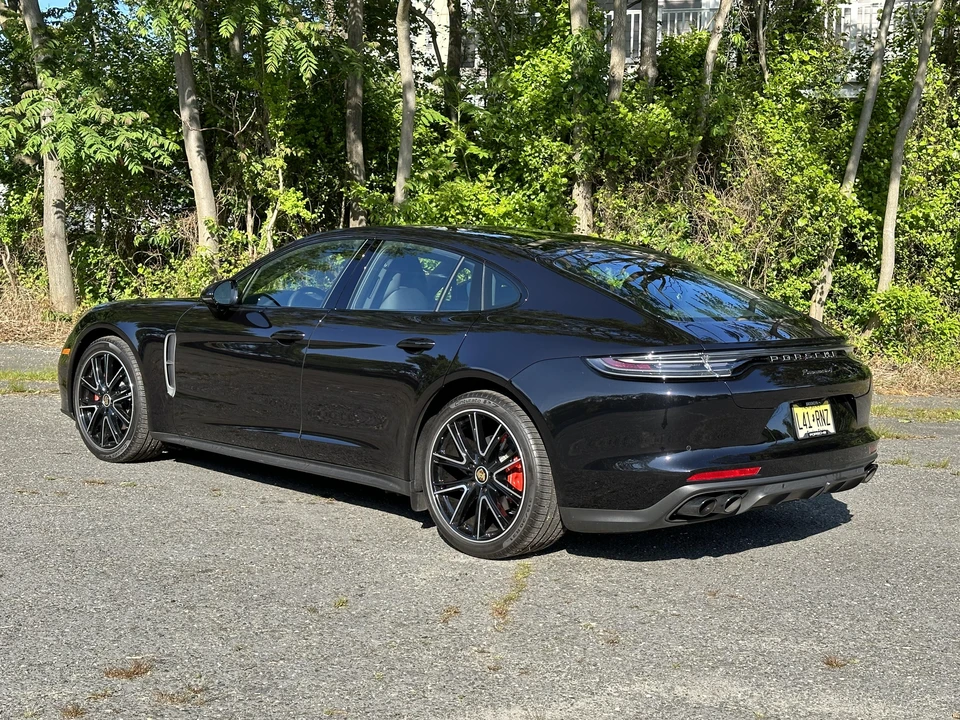 2023 Porsche 971 Panamera - Image 17 of 31