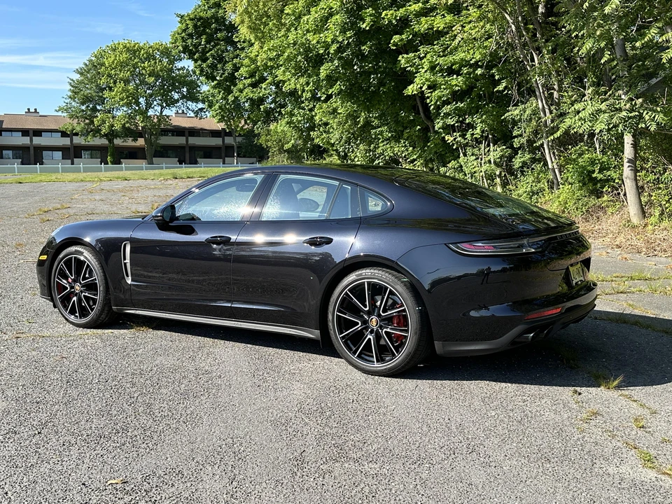 2023 Porsche 971 Panamera - Image 16 of 31